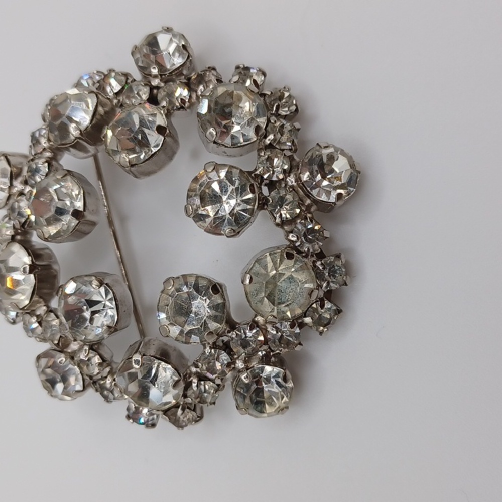 Clear Rhinestone Brooch - Picture 3 of 5